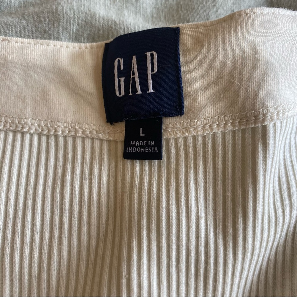 Ribbed Gap Flutter Sleeve Button Down - image 2